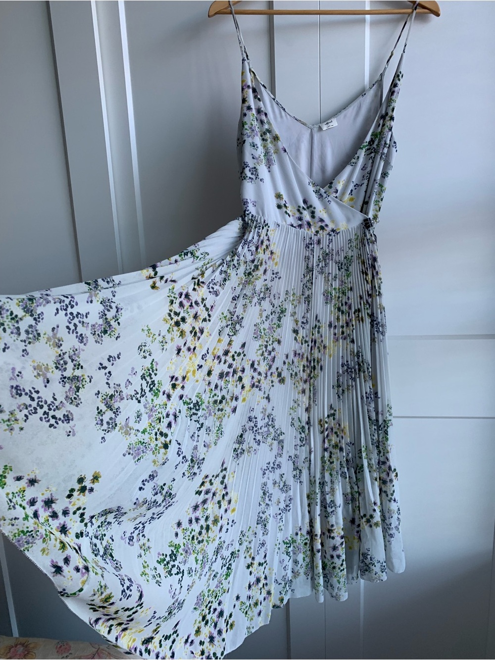 Aritizia Wilfred Beaune Floral Pleated Wrap Midi Dress Size L